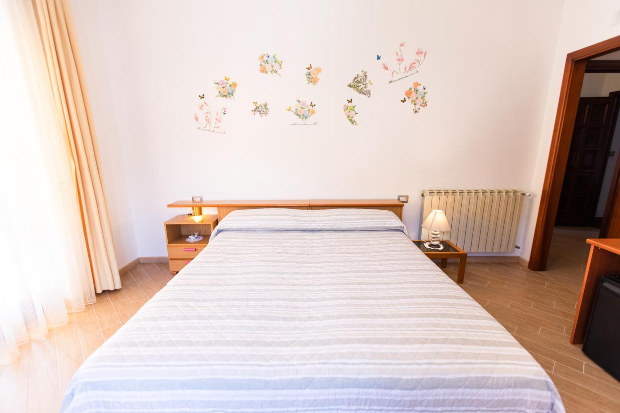 Sant'Anna Bed & Breakfast อาเจโรลา ภายนอก รูปภาพ